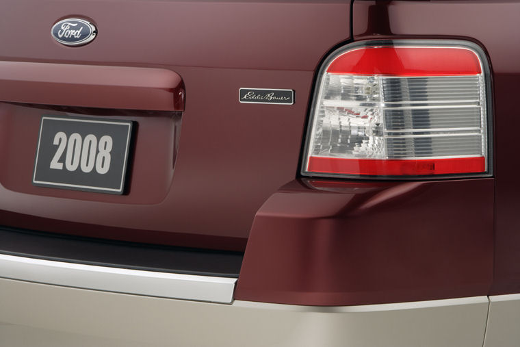 2008 Ford Taurus X Tail Light Picture / Pic / Image